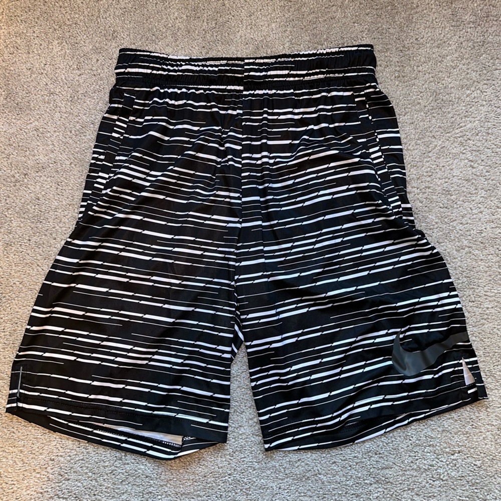 Men’s Medium Nike Dri-fit shorts